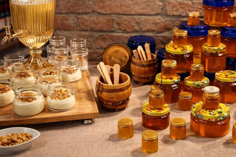 Tbilisi: Intimate Family Cooking Class with Wine & Feast