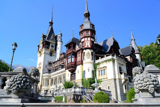 Depuis Bucarest : excursion d'une journée : châteaux, Carpates et Brașov