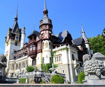 Day Trip from Bucharest: Peles Castle, Bran Castle & Brasov