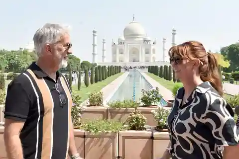 From Delhi: Taj Mahal Sunrise Private Day Trip with Transfer