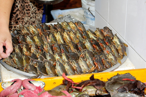 Aula de culinária com visita ao mercado Ben ThanhExcursão ao mercado de Ben Thanh e aula de culinária