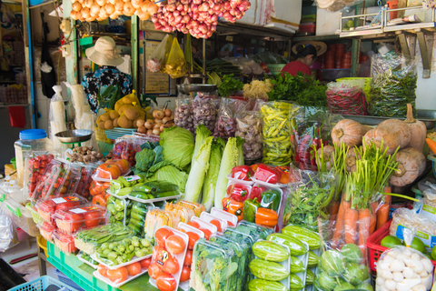 Aula de culinária com visita ao mercado Ben ThanhExcursão ao mercado de Ben Thanh e aula de culinária