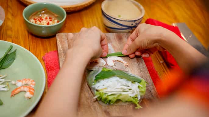 ben thanh market tour and cooking class