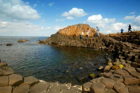 Giant's Causeway Tour and 2-Day Open Top City Tour Pass