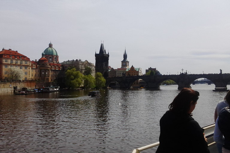 Prag: 1 timmes kryssning på floden VltavaPrag: Båttur på floden Vltava i en timme