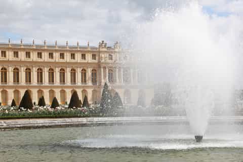De Paris: Tour Palácio de Versalhes e Jardins Sem Fila