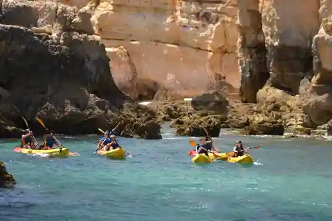 Albufeira: Algarve Kayak and Coastline Tour
