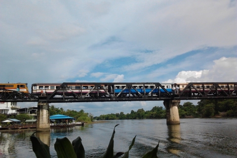 Au départ de Bangkok : Visite privée du chemin de fer de la mort et du pont de la rivière Kwai