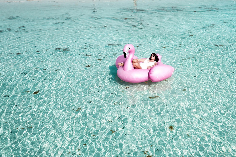 Isla Mujeres: Catamaran cruise met open bar, snorkelen en lunchIslas Mujeres: Catamaran cruise met open bar