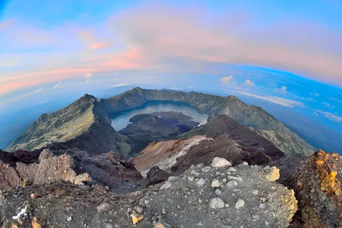 Mount Rinjani Summit and Segara Anak Lake 3-Day Hike