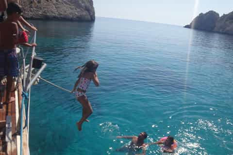isola di chio e oinousses vela privata con yacht da crociera
