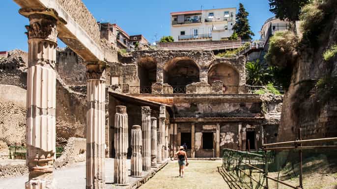 skip the line in herculaneum half day group tour
