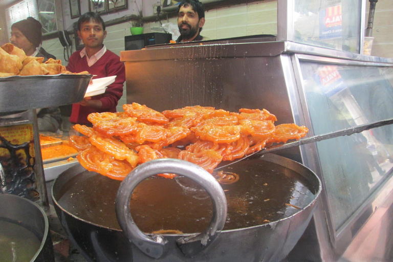 Old Delhi Tour on Luxurious Rickshaw with Wireless Headset