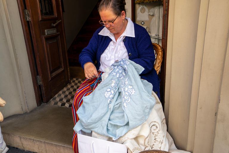 Funchal: Guided Walking Tour with Tastings