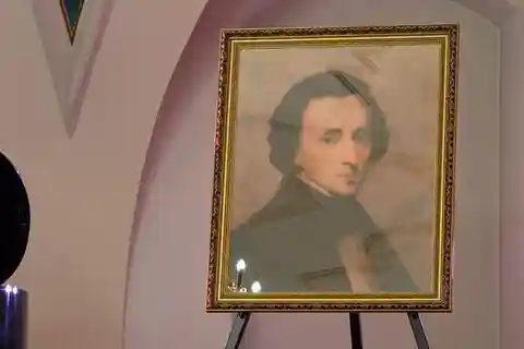 Emotionales Konzert in einem versteckten Kloster: Chopin & Freunde