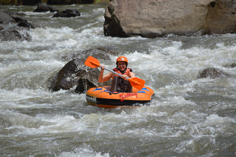 Río Ayung: aventura en tubing todo incluido con almuerzoRío Ayung: aventura de tubos todo incluido con almuerzo