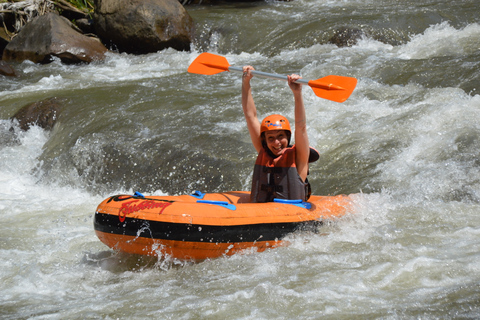 Río Ayung: aventura en tubing todo incluido con almuerzoRío Ayung: aventura de tubos todo incluido con almuerzo