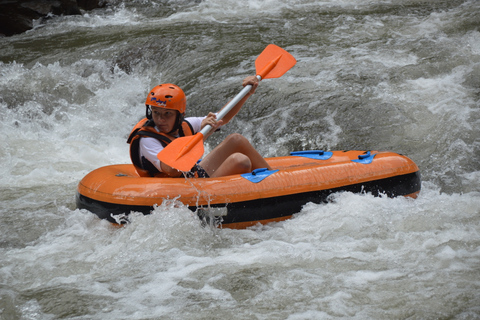 Río Ayung: aventura en tubing todo incluido con almuerzoRío Ayung: aventura de tubos todo incluido con almuerzo