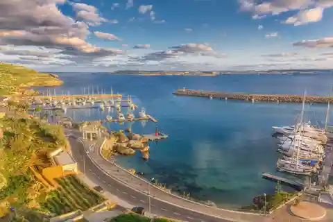 Från St. Julian's: Gozo, Comino, Blå lagunen med motorbåt