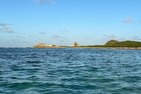 Saint-François tour: Donut BBQ Boat swim, Pointe des Châteaux Saint-François Tour: Donut BBQ Boat Swim, Pointe des Châteaux