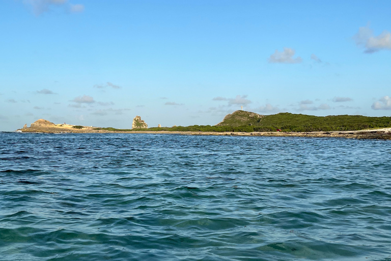 Saint-François tour: Donut BBQ Boat swim, Pointe des Châteaux Saint-François Tour: Donut BBQ Boat Swim, Pointe des Châteaux