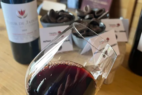 Libourne: Winery Tour with Wine and Chocolate Tasting