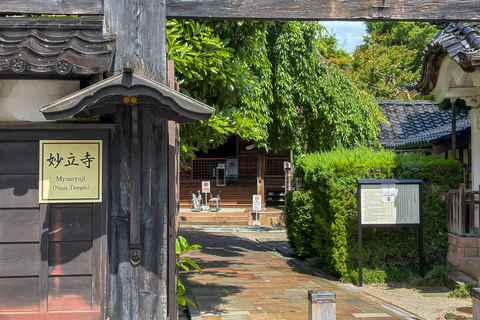 Kanazawa: Private Wish Ritual & Ninja Temple Walking Tour