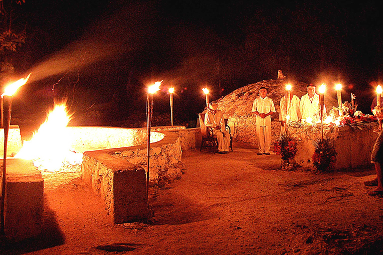 Ritual temazcal maya de purificación por la noche