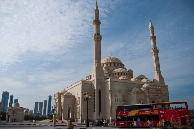 Sharjah: Excursión en autobús de ida y vueltaBoleto familiar de 1 día