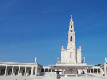 Fátima, Batalha, Alcobaça, Nazaré and Óbidos Private Tour