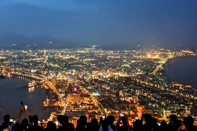 Hokkaido Hakodate 2D1N Tour en autobús por los Cerezos en Flor desde Sapporo2 Personas/1 Habitación