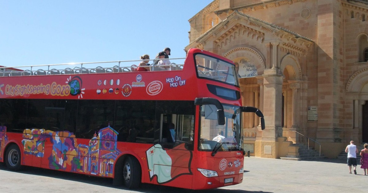 tour bus gozo