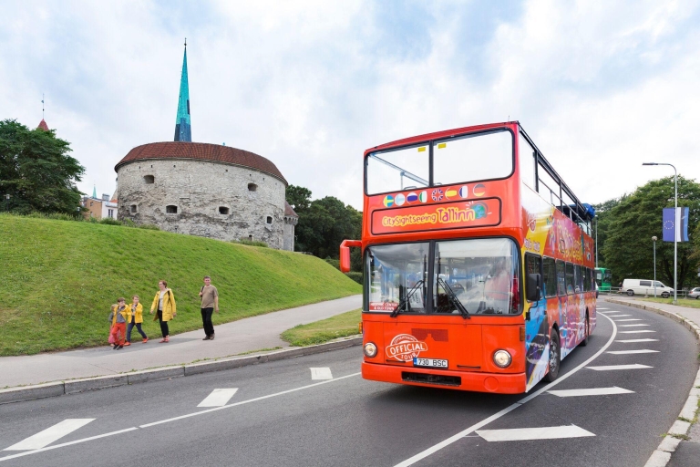 Tallinn : visite en bus à arrêts multiplesBillet familial 24 h