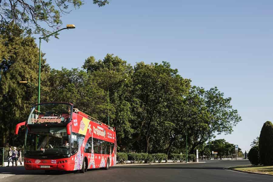 Potsdam: Stadtbesichtigung Hop-On/Hop-Off-Bustour. Foto: GetYourGuide Potsdam: Stadtbesichtigung Hop-On/Hop-Off-Bustour. Foto: GetYourGuide