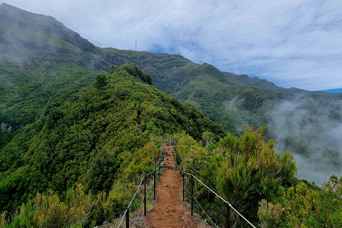 Madeira: PR17 Bica da Cana Encumeada Guided Hike with Pickup Madeira: Bica da Cana to Encumeada Guided Hike with Pickup