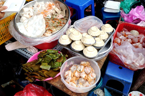 Saigon bei Sonnenuntergang: Street Food and Local Drink TourPrivate Tour