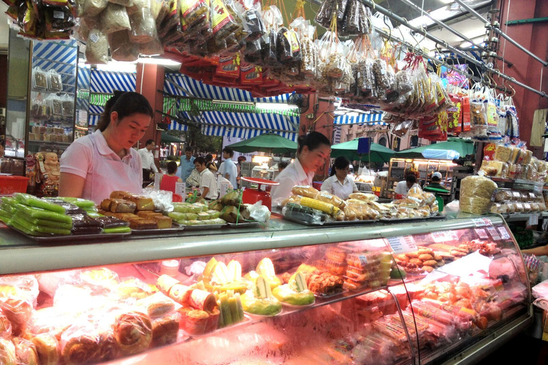 Saigon: Street Food Evening Tour Shared Group Tour