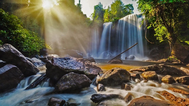 From Siem Reap: Small-Group Phnom Kulen Waterfall Day Tour