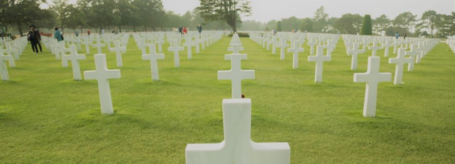 Paris: Normandy D-Day Landing Beaches Day Tour with Lunch