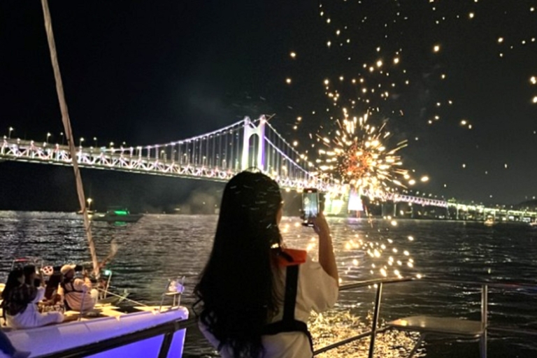 Exclusive private tour of Busan Night Tour Busan Small Group Night Tour: Glowing Panorama -Max 6 Guests