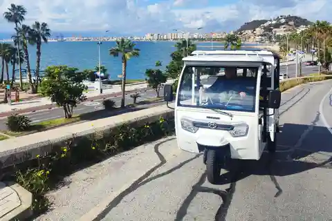 Mallorca: Tuk-Tuk Tour zur Burg und den Höhlen von Genua