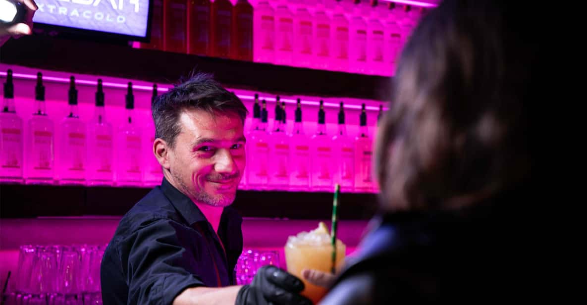 Afbeelding 12 van Amsterdam: Grachtenrondvaart en toegang tot Xtracold Icebar