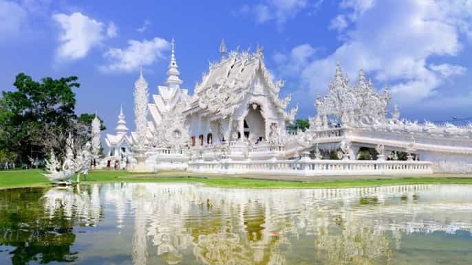 chiang rai white temple black house small group tour