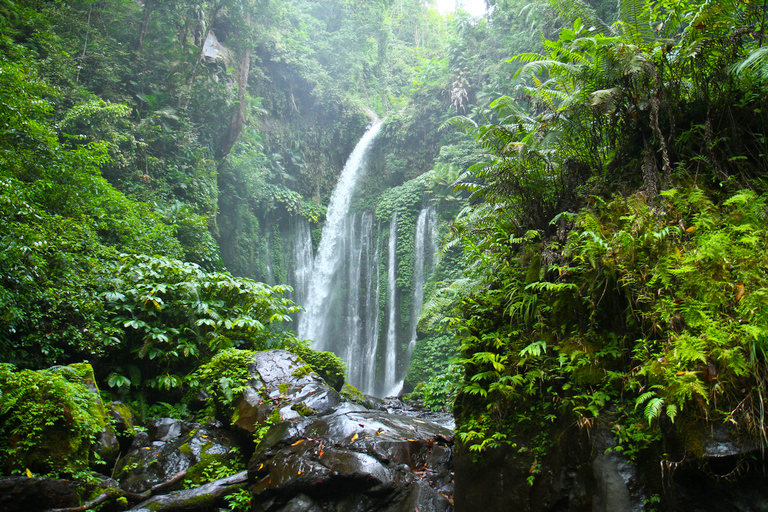 Lombok Nord : cascade de Sendang Gile et village de Senaru