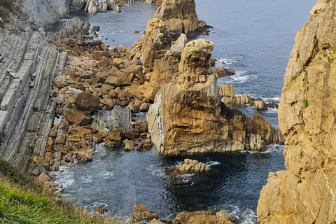 Playa de la Arnía: Private Tour of the UNESCO Costa Quebrada Visit in Spanish