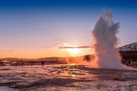 Reykjavik: Golden Circle tour: Geysir, Gullfoss, Thingvellir
