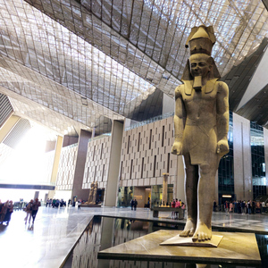 From Hurghada: Grand Egyptian Museum Pyramids Cairo Day Trip