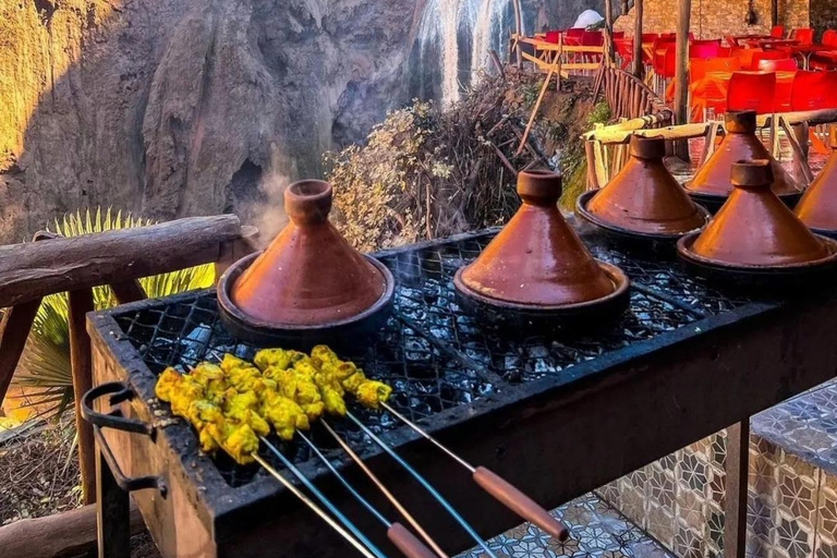 Von Marrakech aus: Ouzoud Wasserfälle Tagestour mit Bootstour