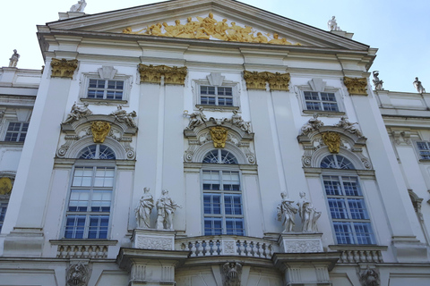 In Vienna like a Viennese: by public transport & walking