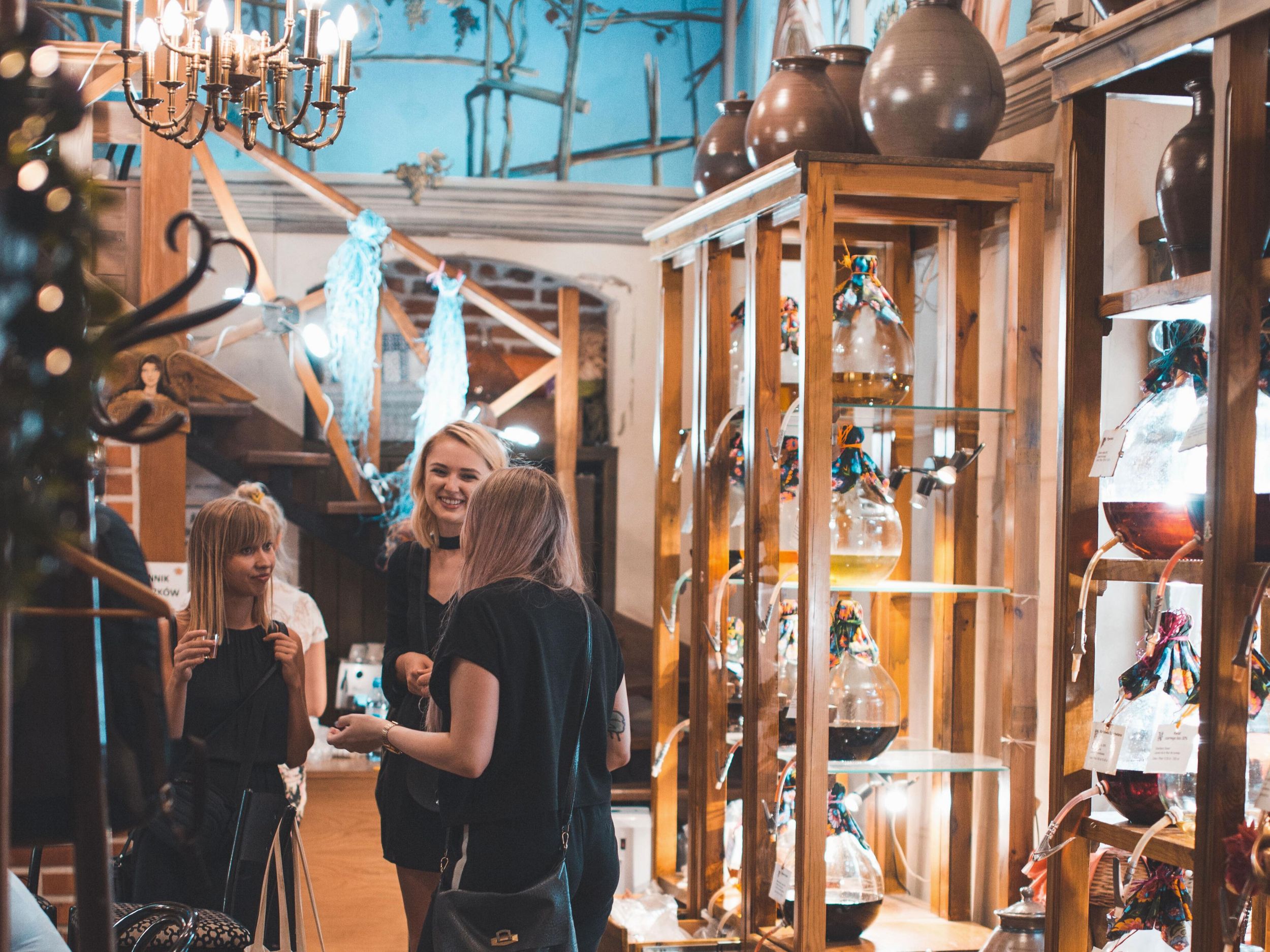 Krakau: Wodka-Verkostungstour: Tapas, beschwipste Geschichten & versteckte Juwelen